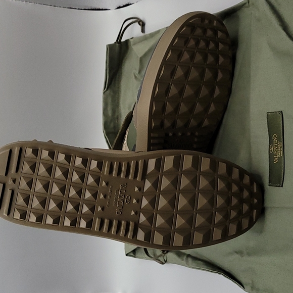 COPY - Valentino Rockstud Camo Sneakers - Picture 3 of 9